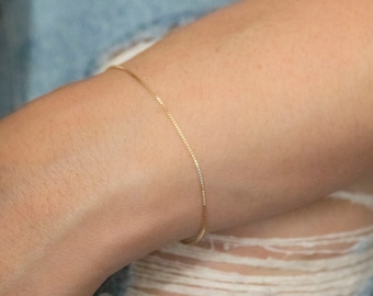 10K Solid Gold Baby Box Chain Bracelet / Dainty Gold Bracelet / Everyday Gold Bracelet / Layering Bracelet / Gold Chain Bracelet / Stackable