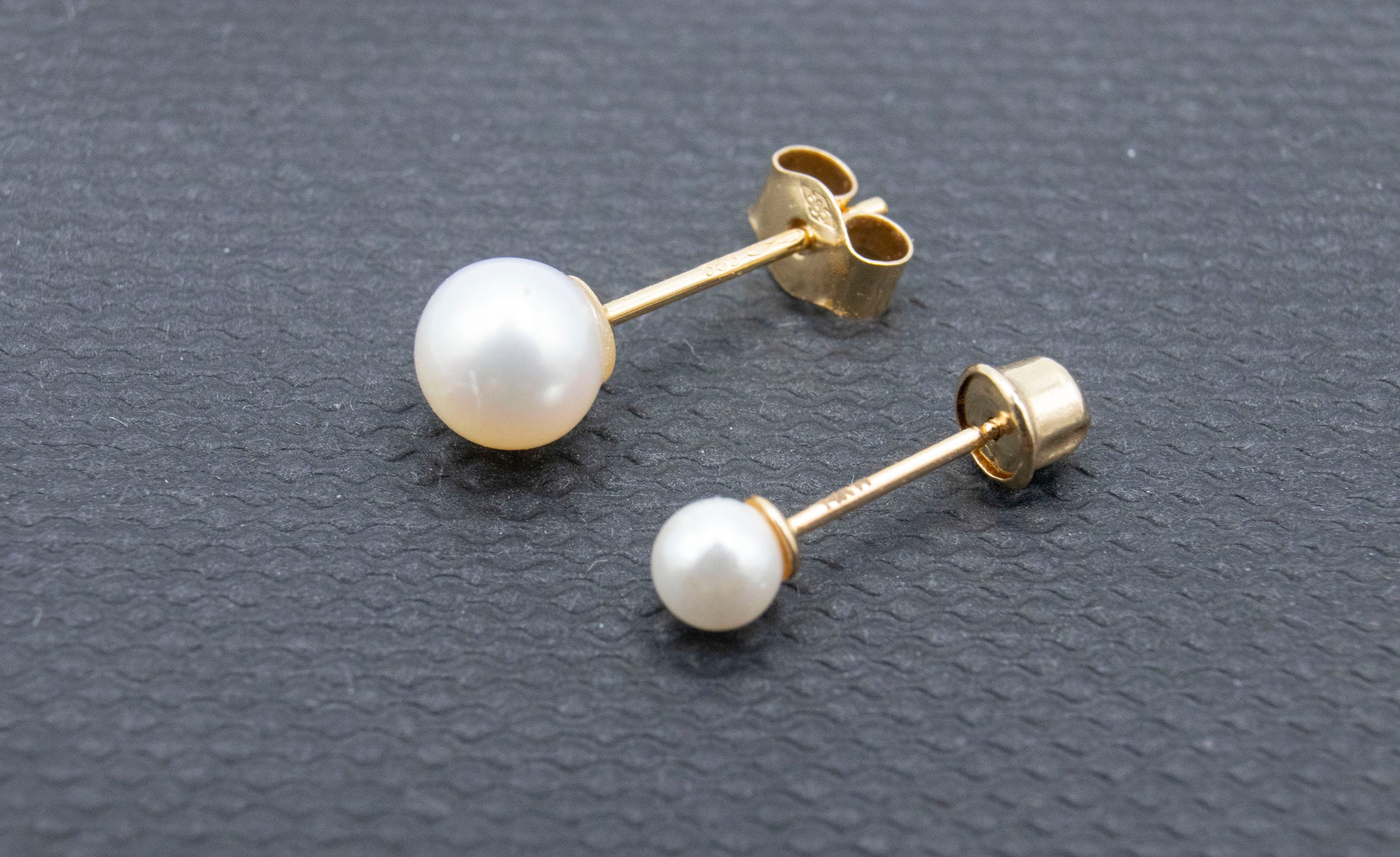 14K Solid Gold Fresh Water Pearl Stud / Simple Pearl Earring / Classic 3mm & 5mm Pearl In Real Gold / Minimalist Pearl Earring /Gift For Her