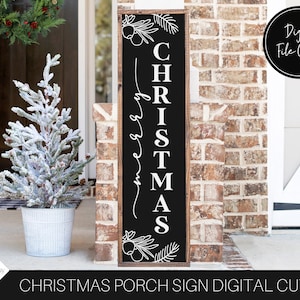 Pu&ograve; includere: Un cartello natalizio per il portico in bianco e nero con il testo "Buon Natale" e un design decorativo di rami di agrifoglio. File digitale solo.
