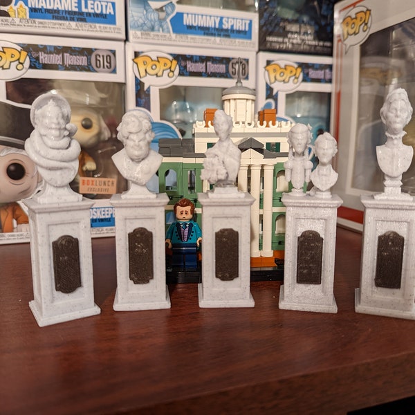 Haunted Mansion Miniature Dread Family Busts w/ Pedestals