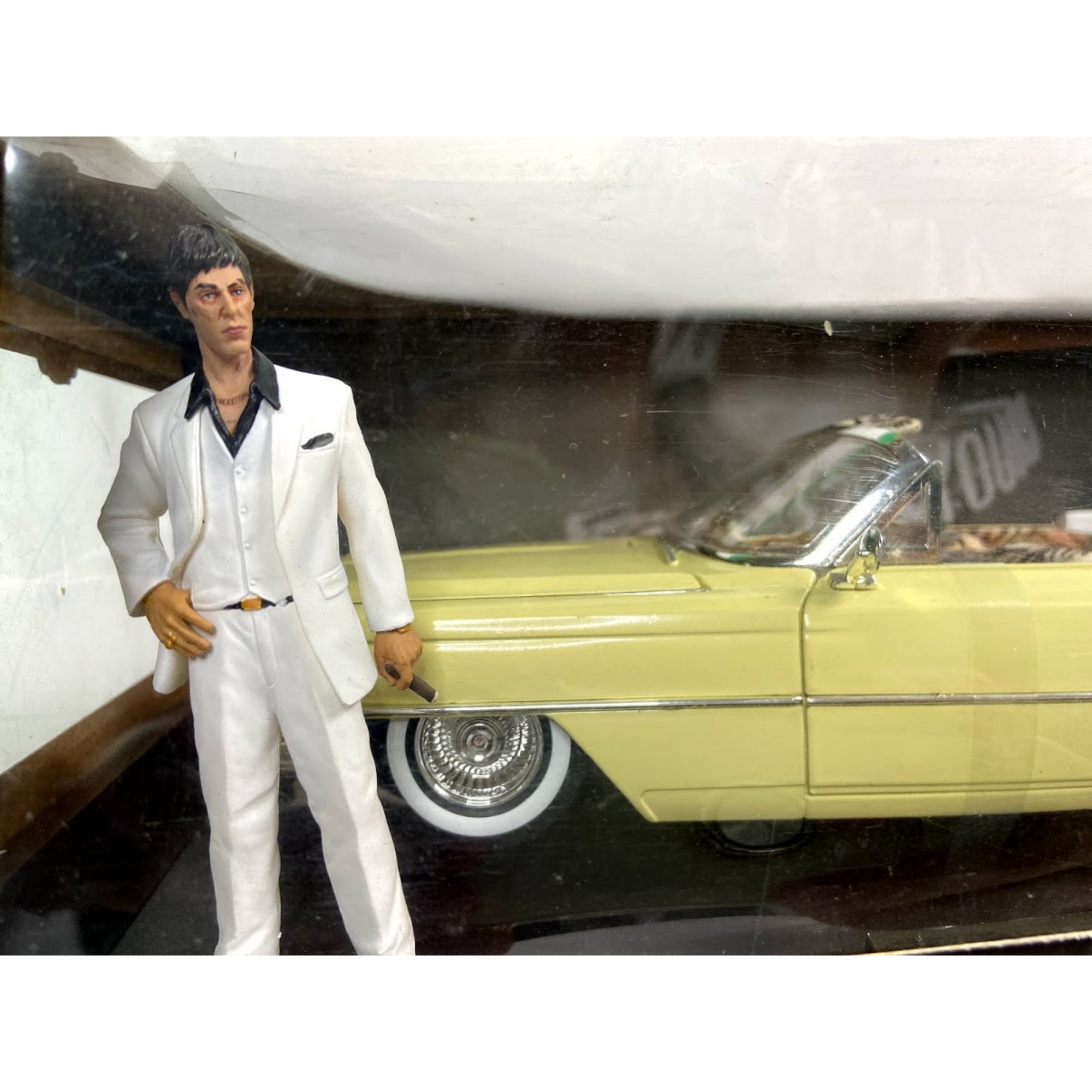 1963 Cadillac Series 62 Yellow Scarface 1:18 JADA TOYS - Diecast -  Collectible cars - Christmas special price