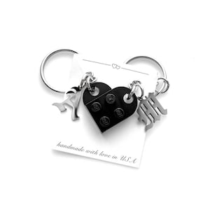Juego de llaveros con forma de corazón: elaborado con ladrillos LEGO® auténticos, llaveros con INICIALES a juego, regalo para parejas, mejores amigos, muy alta calidad y DURADERO