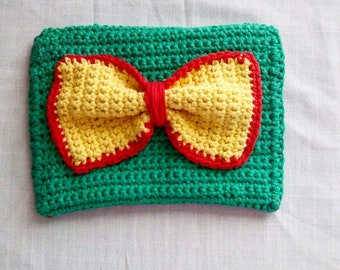 Green crochet purse