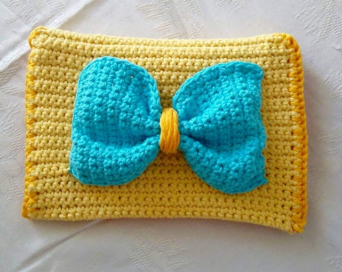 Yellow crochet purse