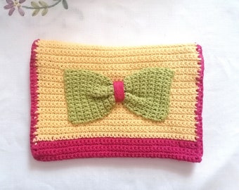 Spring crochet purse