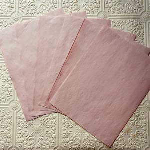 Papiers rose bonbon | Journaux indésirables | Papiers teints à la main | 10 feuilles | Papiers roses minables|  Paquet de papier | 8,5 x 11 po. | Documents de référence