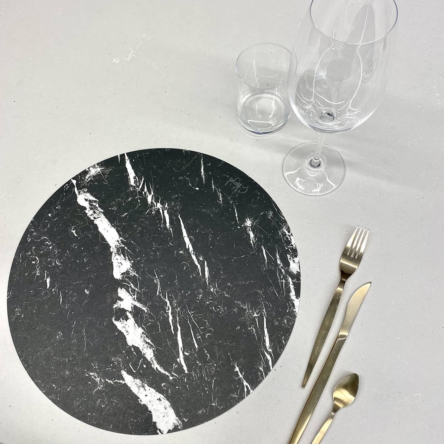 Set de Table Vinyle Rond Marbre Nero Marquina