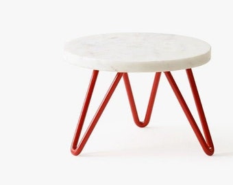 Cake stand -red White Frost, white marble Table