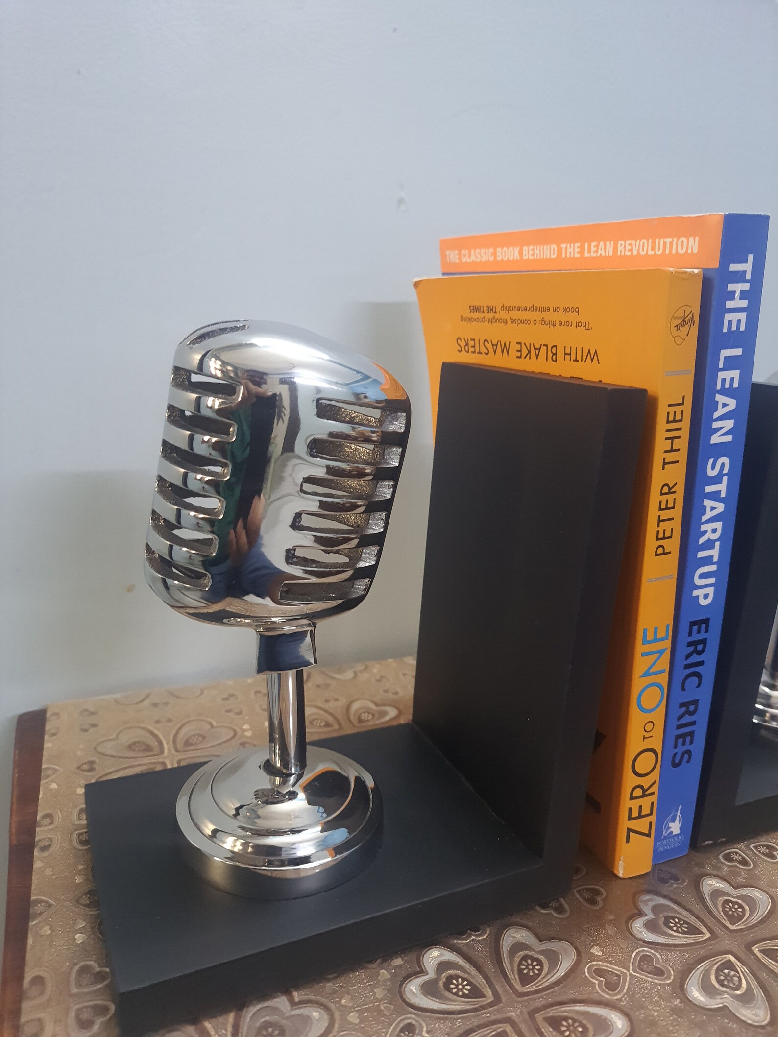 Microphone Shape Bookend Table Décor for Music Lovers and Singers mic
