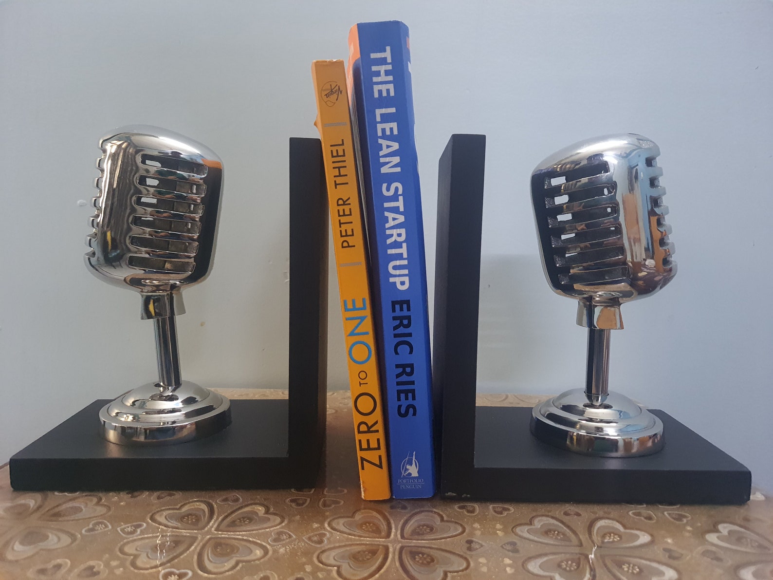 Microphone Shape Bookend Table Décor for Music Lovers and Singers mic