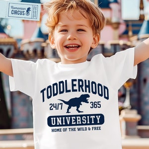 Toddlerhood University PNG, SVG, rolig småbarnssvg, T-Rex, dinosaurie, barn-t-shirtsvg, pojke, flicka digital skjortdesign för Cricut, sublimering