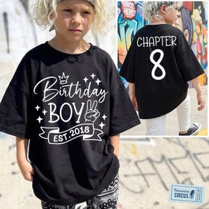8. Geburtstag Junge Shirt SVG, PNG, Kapitel 8, Est. 2018, Vorder- + Rückseite, Schwarz, Blau, Weiß, für Cricut, Sublimation
