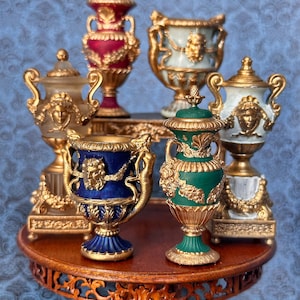 Eine Sammlung von Vasen