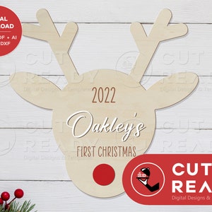 La mia prima targa di Natale SVG, segno natalizio del bambino renna, download del regalo di Natale, file di taglio laser di Natale