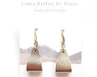Elegant Liz in Rose Gold Leather