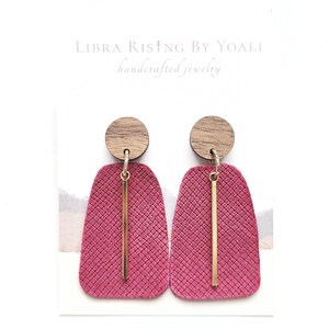 Addison in Hibiscus Red Saffiano Embossed Leather