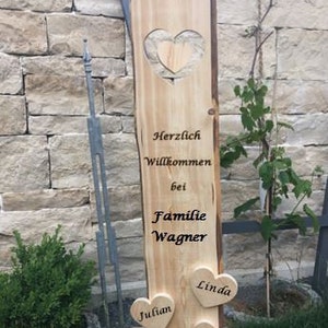 Wooden stele Welcome with heart and small hanging heart, personalized stand image 2