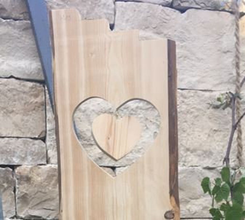 Wooden stele Welcome with heart and small hanging heart, personalized stand image 4