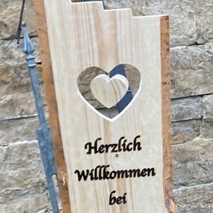 Holzstele Herzen mit Wunschgravur, personalisiert Bild 2