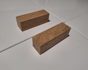 Handgjorda lådhandtag i massiv ek: Minimalistiska möbelknoppar