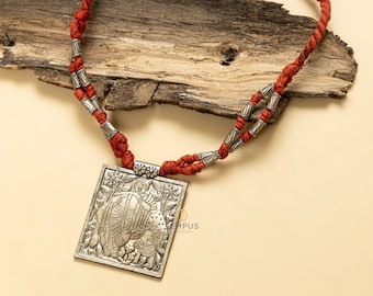 Lord Krishna-hanger, traditionele sieraden, geoxideerde Indiase sieraden, draadketting boho ketting, tempelsieraden Indiase god, Diwali-sieraden