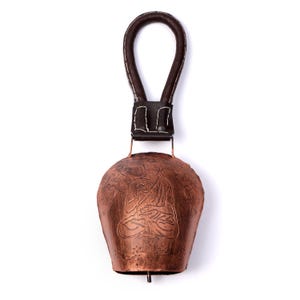 Rustykalny metalowy dzwonek w kształcie krowy, styl antyczny, skórzany uchwyt, dekoracja tarasu Copper Buddha