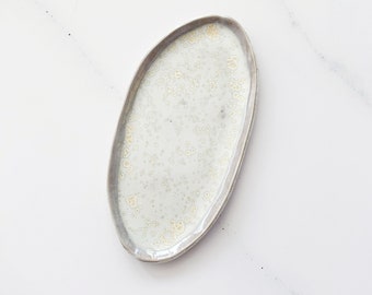 Small trinket ring dish in white cream glaze, boho decor, christmas gift, handmade gift, mini ceramics, nr.30