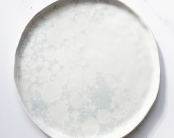Plate in glossy white and light grey bubble glazed stoneware, handmade gift for her, christmas present, table decoration, white ceramics