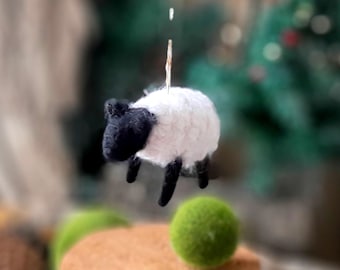 Needle felted SHEEP Christmas ornament SHEEP ornament Dollhouse miniatures animals Miniature Needle felted animals