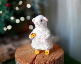 Needle felted MOUSE sculpture Littie felted wool mice Dollhouse miniatures animals Needle felted animals