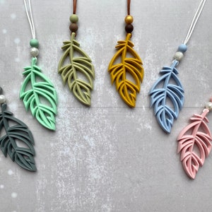 Fidget necklace, feather, stim toy, fidgets, stim jewelry, fidget toys, sensory toys, silicone necklace, stimming toys, stim necklace