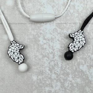 Fidget necklace, wolf, stim toy, sensory necklace, fidget toys, stim jewelry, fidgets, stimming toys, silicone necklace, sensory toys