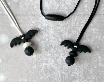 Fidget necklace bat, stim jewelry, fidget toys, stim toy, fidgeting necklace, sensory toys, fidgets, stimming toys