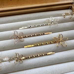Ilaria| Gold Floral Bobby Pins-Gold Bobby Pins-Floral Bobby Pins-Bobby Pins-Gold Bobby Pins-Gold Floral Bobby Pins-Set of 2