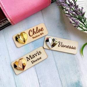 Badge 3D en bois coeur diamant métallique avec support magnétique ou support à épingles, badge nominatif médecin enseignant en soins infirmiers