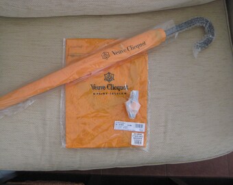 Unique Veuve Clicquot Champagne Gift Set Of VC Umbrella + VC Apron + VC Bottle Stopper