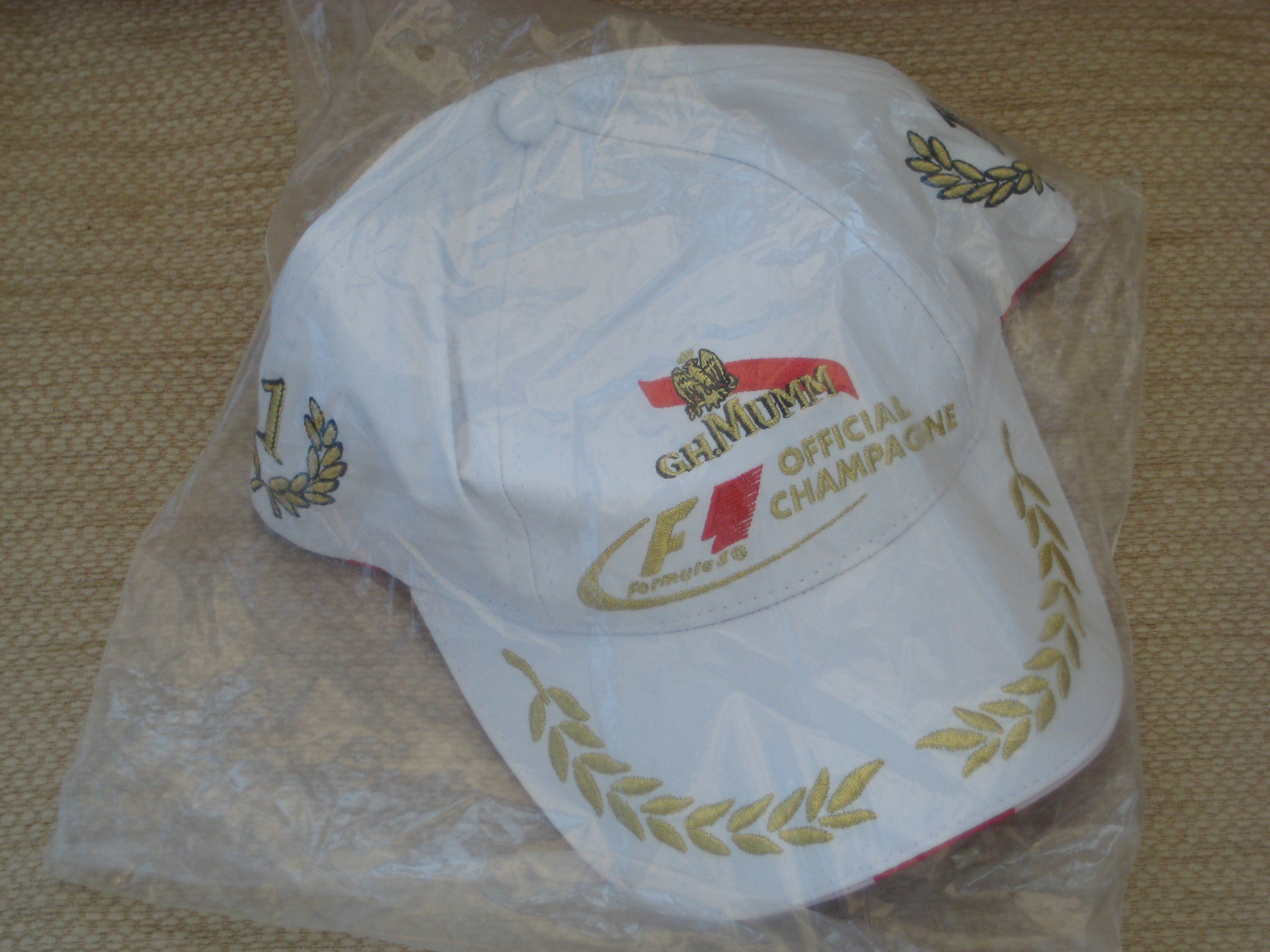 Gorra Mumm Champagne Fórmula 1 Racing Grand Prix, nueva y sin usar con  etiquetas originales. - Etsy México, image size:3000x2250
