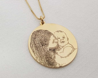 Photo Necklace For Mom • Custom Photo Necklace For Mother • Necklace For Mom With Kids • Engraved Mom Necklace • Personalized Gifts For Mom