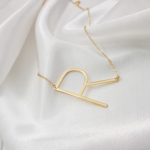 横向きのイニシャルレターネックレス • パーソナライズされた傾斜した大きな文字のモノグラムネックレス • カスタマイズされた非対称の文字ペンダント • 任意の文字