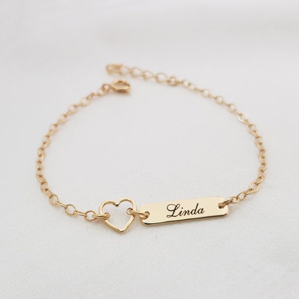 Pulsera con nombre y barra para bebé con dije de corazón • Pulsera personalizada con identificación para niños • Pulsera con nombre para niño pequeño • Pulsera de regalo para niña pequeña • Pulsera con identificación para bebé