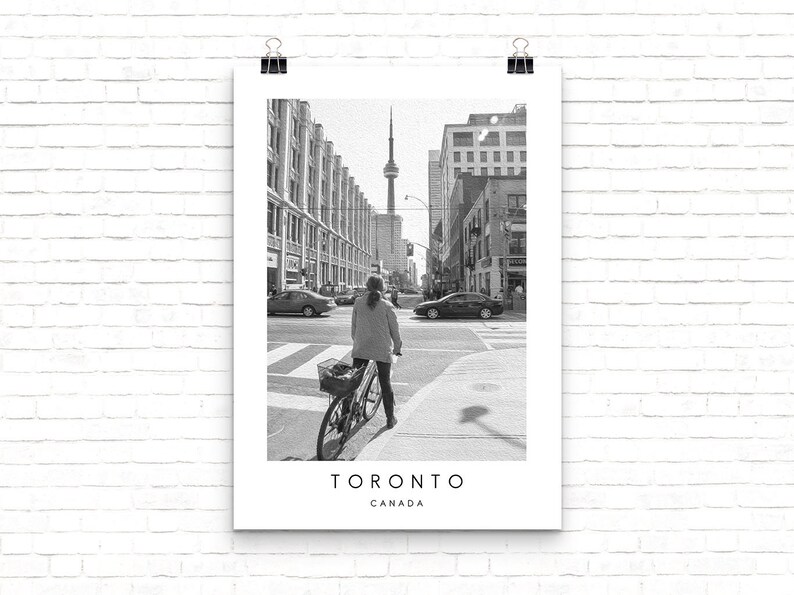 Toronto Girl Travel Effect oil painting. Wall Art Canada Etsy España