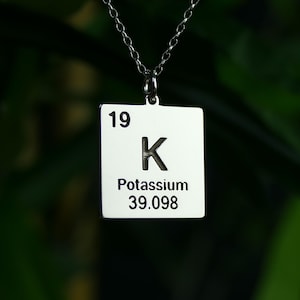 Hoogwaardige ketting met periodiek systeem • Sterlingzilveren elementhanger