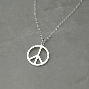 High Quality Sterling Silver Dainty Peace Sign Necklace • Gift • Simple Gold Peace Sign Pendant