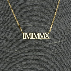 Roman Numeral Necklace / Personalised Necklace / Custom Date Necklace image 3