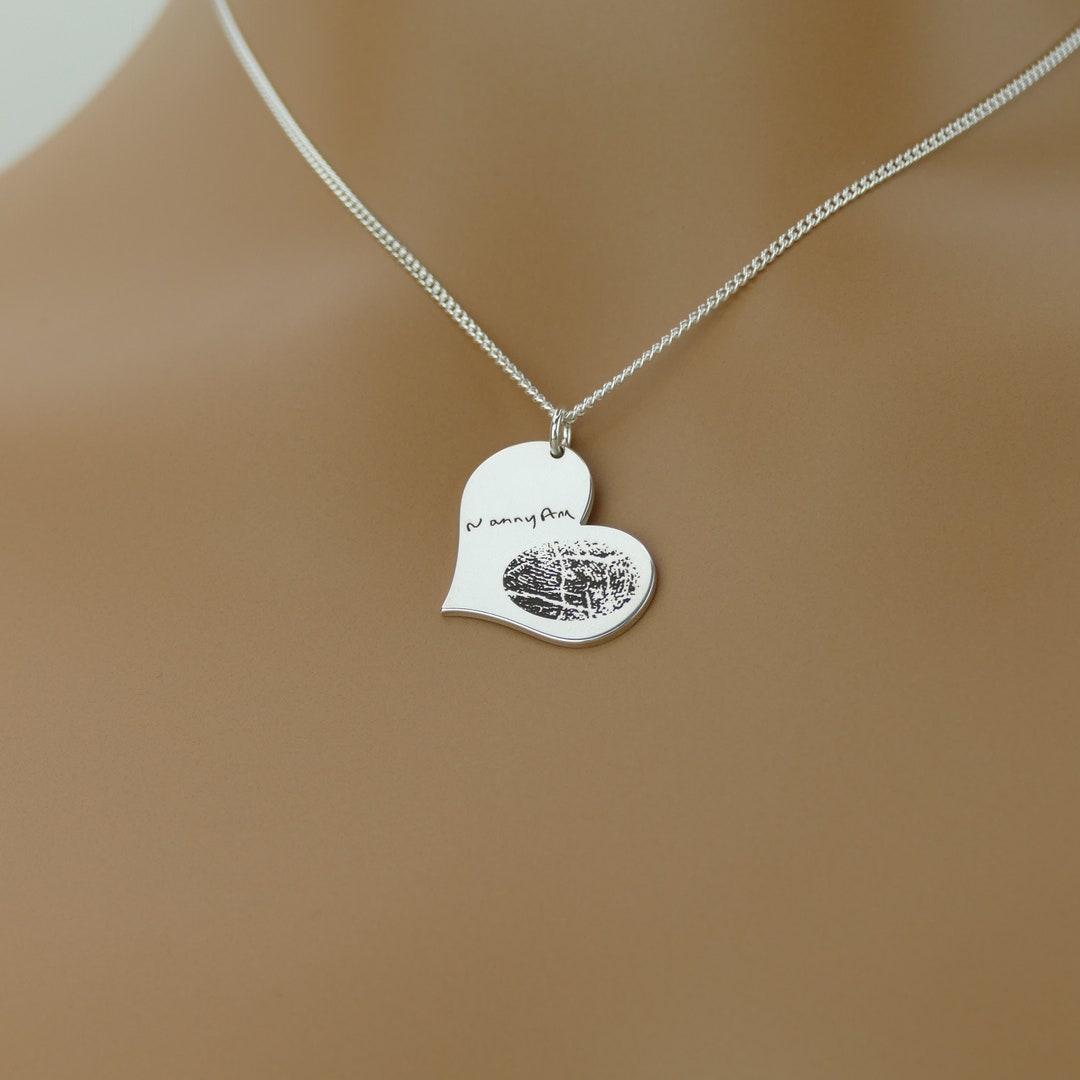 TILOVE - Collana personalizzata per una donna con ciondolo a forma di cuore intrecciato, con un messaggio d'amore per la tua figlia firmata da mamma come idea regalo per compleanno, Natale