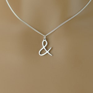 Collana con segno e commerciale in argento sterling di alta qualità • Regalo • Semplice ciondolo con segno e commerciale in oro