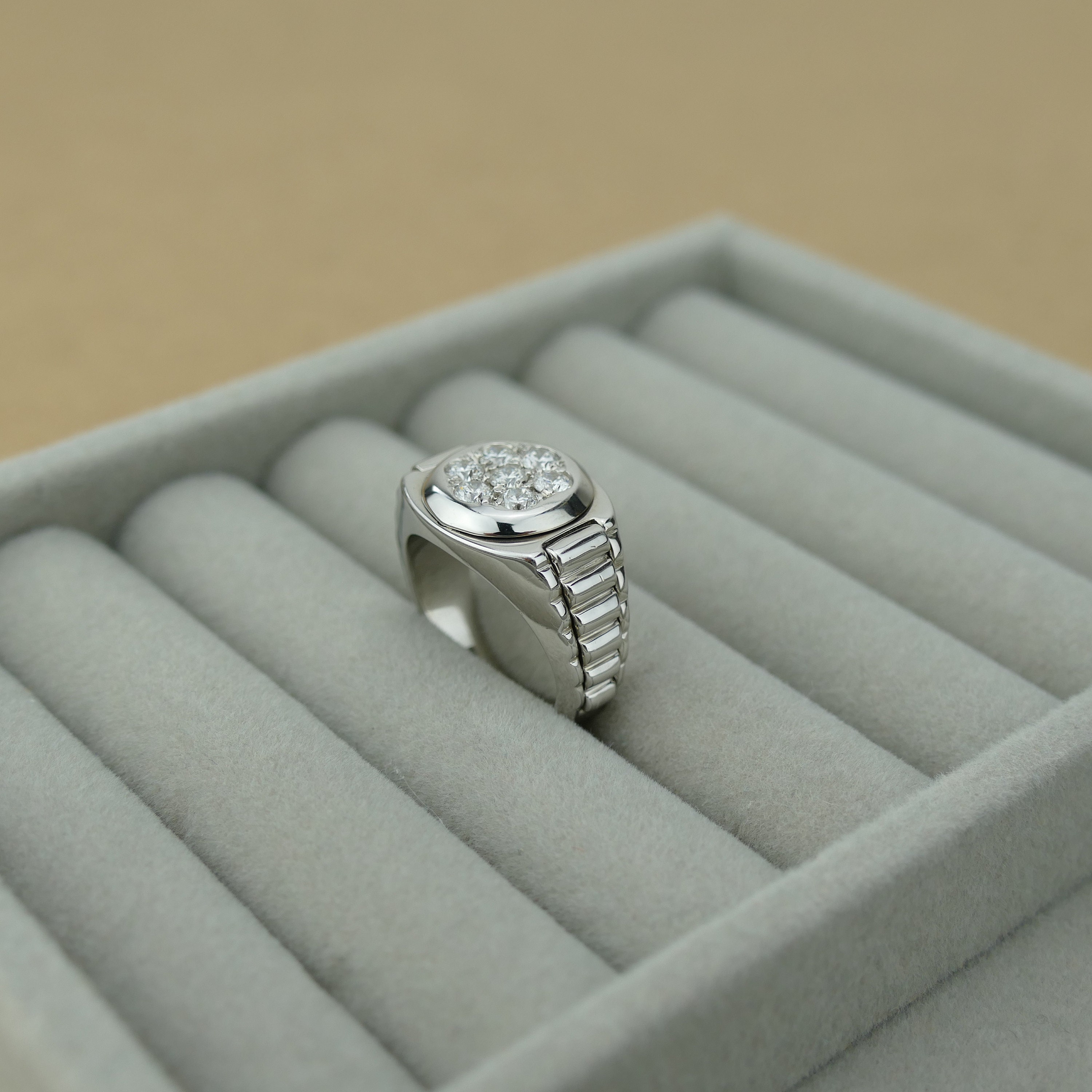 Mini top rolex ring