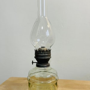 Vintage Glass Table Lamp – Retro Accent Lighting – Mid-Century Decor