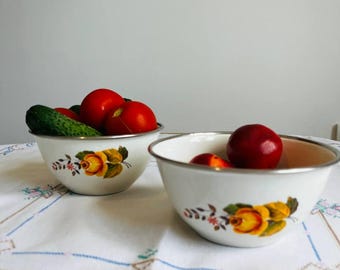 Juego de 2 cuencos de esmalte vintage / Cuencos para mezclar de esmalte floral / Decoración de cocina estilo cottagecore / Cuencos para servir estilo granja retro