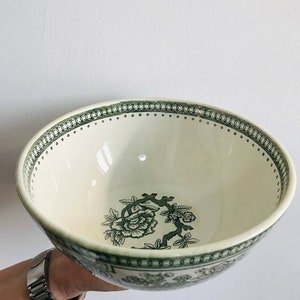Vintage Ceramic Serving Bowl – Large Mid-Century Salad Bowl – Rustic Kitchen Tableware